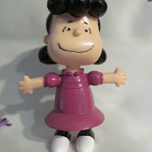 Peanuts Gang Lucy Van Pelt Toy Figure UFS Hard Rubber 4" Mint Condition - Picture 1 of 10